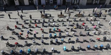 В центре Львова провели акцию, чтобы почтить память погибших детей