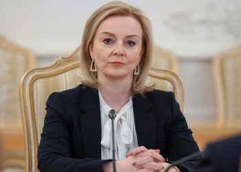 Россия использует мирные переговоры с Украиной