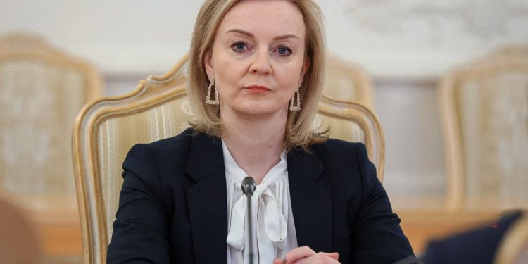 Россия использует мирные переговоры с Украиной