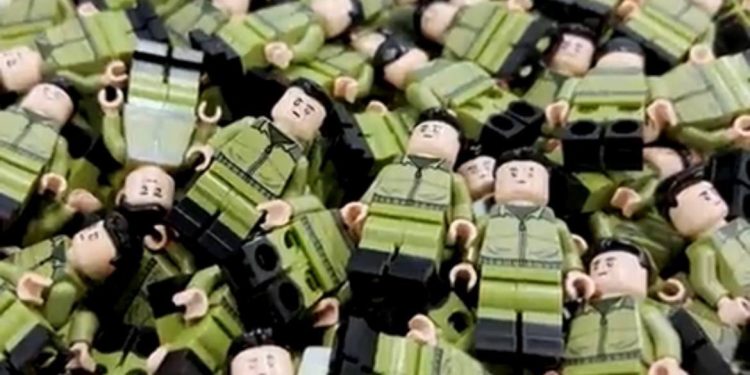 Фигурки LEGO Зеленского заработали для Украины 145 тысяч долларов