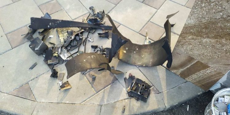 Осколки ракет попали в жилые кварталы