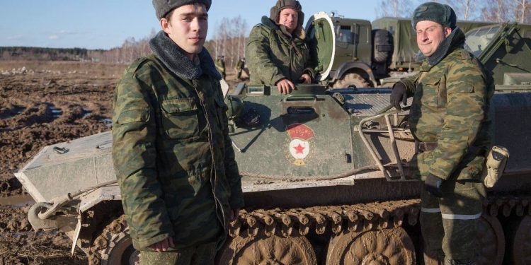 Украина предлагает белорусским военным сразу сдаваться в плен