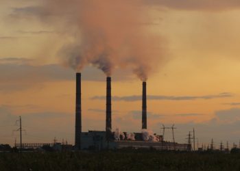 Загрязнений воздуха в зоне обрушения трубы ТЭЦ нет