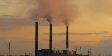 Загрязнений воздуха в зоне обрушения трубы ТЭЦ нет