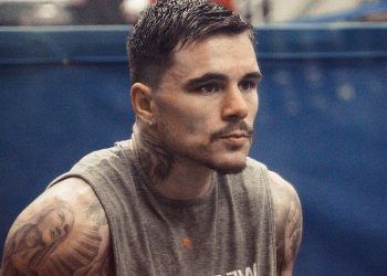 Камбососа отреагировал на решение Ломаченко