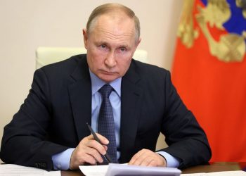 Путин принял решение перевести расчёты газ в рубли