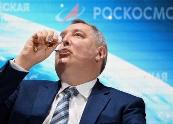 Роскосмос будет заключать международные контракты в рублях