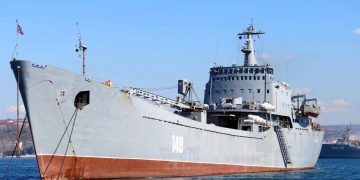 В Бердянске уничтожили корабль РФ