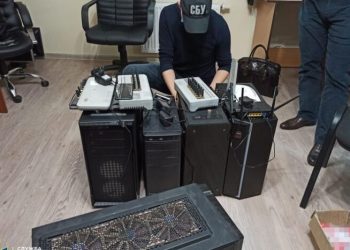 В Одессе СБУ заблокировала деятельность ботофермы