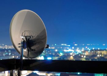 Призвали жителей убрать с домов спутниковые антенны