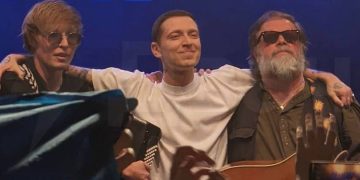 Рэпер Оксимирон дает благотворительные концерты