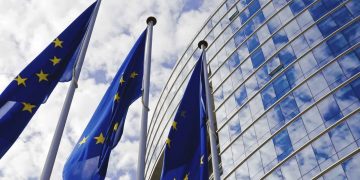 ЕС требует от России прекратить войну