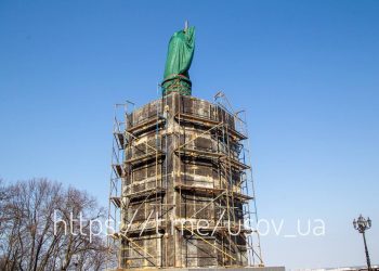 Памятники в Киеве защищают