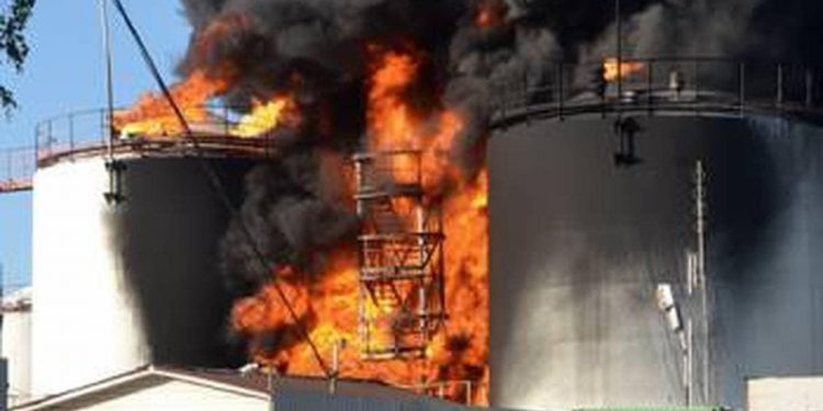 Была обстреляна нефтебаза под Киевом