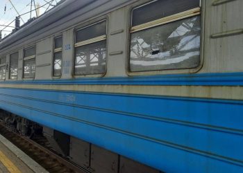 Под обстрел попала электричка Шепетовка-Киев