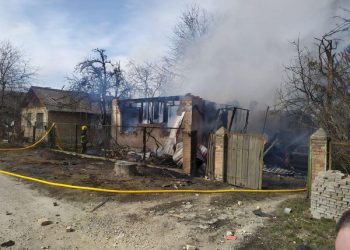 Снова удар из тяжелой артиллерии по жилым домам