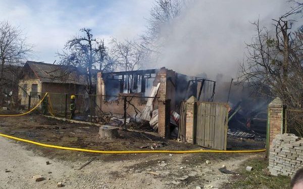 Снова удар из тяжелой артиллерии по жилым домам