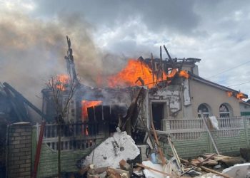 Во время обстрелов пострадали 11 взрослых