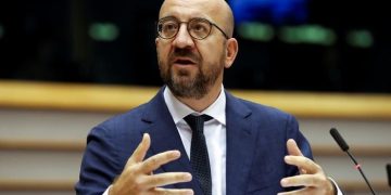 Необходимо продолжать диалог с Россией