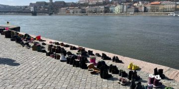 Акция памяти погибших в Мариуполе