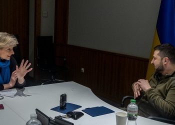 Зеленский дал интервью изданию The Economist