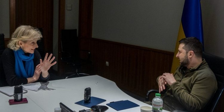 Зеленский дал интервью изданию The Economist