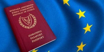 Еврокомиссия сказала странам ЕС отменить «золотые паспорта»