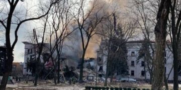 В Мариуполе погибли почти 5 тысяч человек