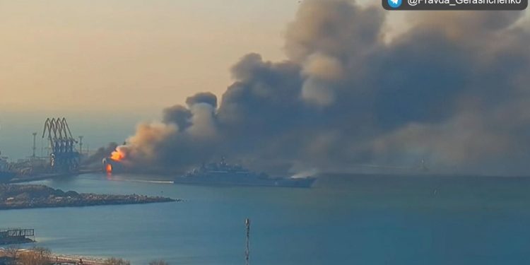 Корабль РФ в Бердянске уничтожили с помощью агентов