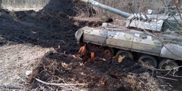 Российские танки застряли в грязи