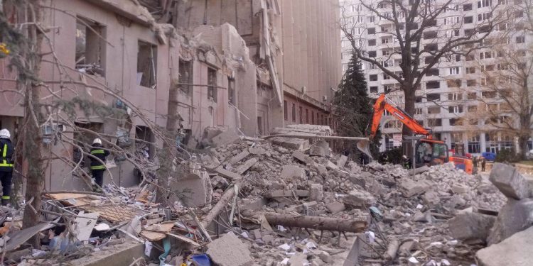 Разрушенное здание Николаевской обладминистрации