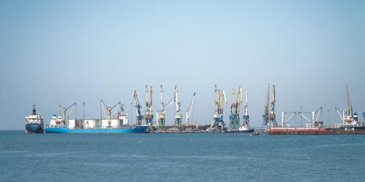 В украинских портах заблокированы иностранные судна