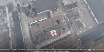 Войска РФ обстреляли здание с отметкой «Красного Креста»