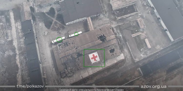 Войска РФ обстреляли здание с отметкой «Красного Креста»