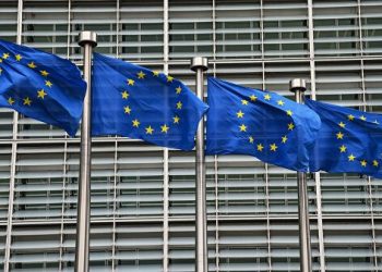 ЕС изучает ужесточение санкций против РФ