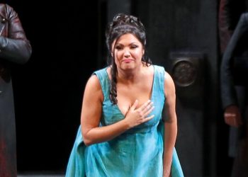 Нетребко отреклась от Путина