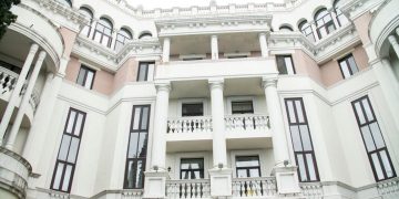 В Крыму национализируют квартиру Елены Зеленской в Ялте.
