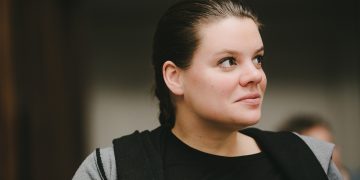 Поэтесса Вера Полозкова  покинула Россию: