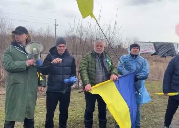 Мэр Энергодара Дмитрий Орлов сообщает, что российские войска обстреляли блокпост