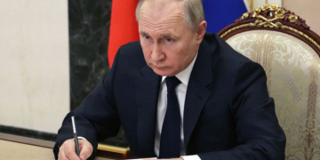 Сенат США признаёт Путина военным преступником