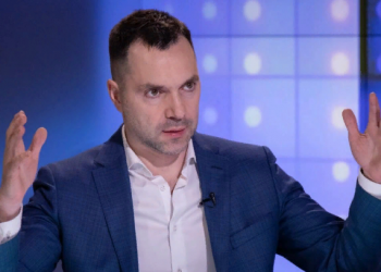 Арестович жестко наехал на экс-министра обороны Гриценко