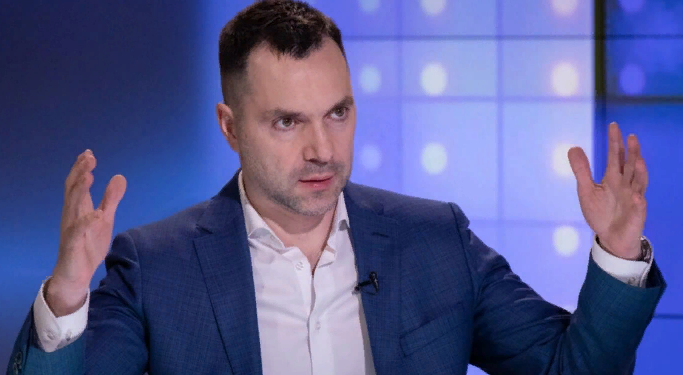 Арестович жестко наехал на экс-министра обороны Гриценко