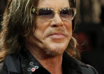 Микки Рурк требует от НАТО действий!