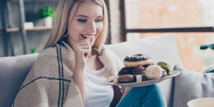 Почему мы заедаем стресс?