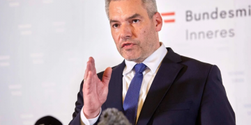 Австрия не будет платить за газ в рублях