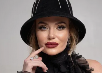 Подалась в эскорт-услуги