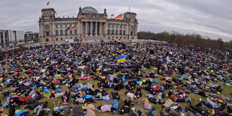 Акция памяти жертв в Буче