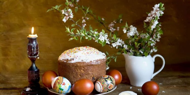 Как отмечают Пасху￼