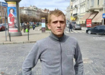 Смог выбраться из Мариуполя вплавь по морю!