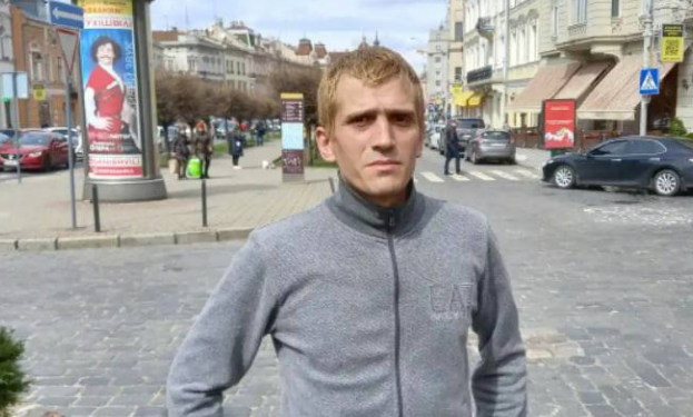 Смог выбраться из Мариуполя вплавь по морю!